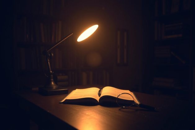 التحقق من الحقائق (Fact-checking): حماية من التضليل أم أداة جديدة للرقابة المُقنَّعة؟